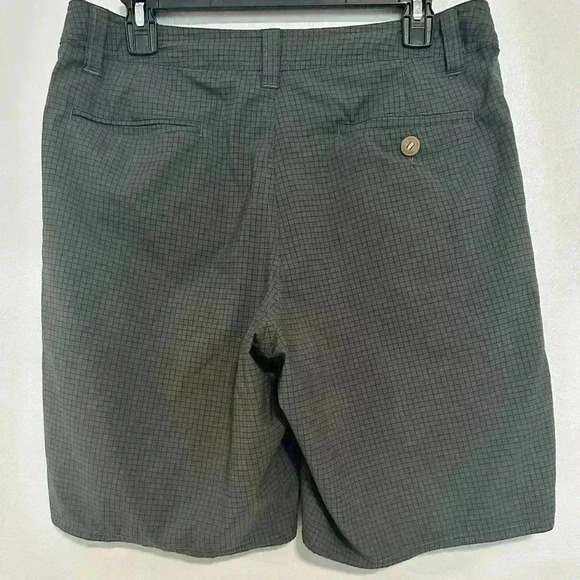 110. Patagonia Men’s Gray Textured Stripe Flat Front Shorts - Size 32 - Picture 4 of 4